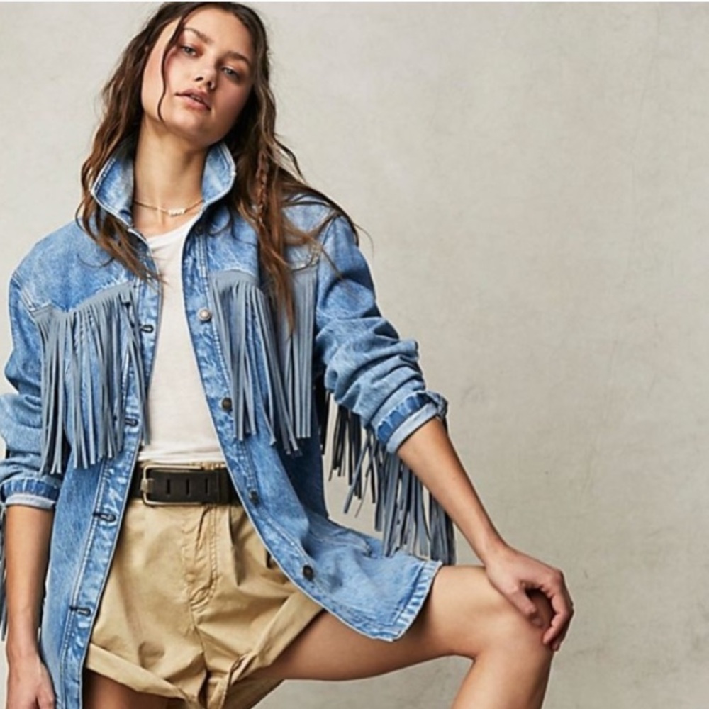 FREE PEOPLE fringed out denim jacket -SIZE S